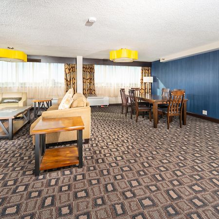 Holiday Inn Louisville East - Hurstbourne By Ihg Exterior photo